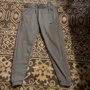 Nike Women's Therma Tapered Training Pants small